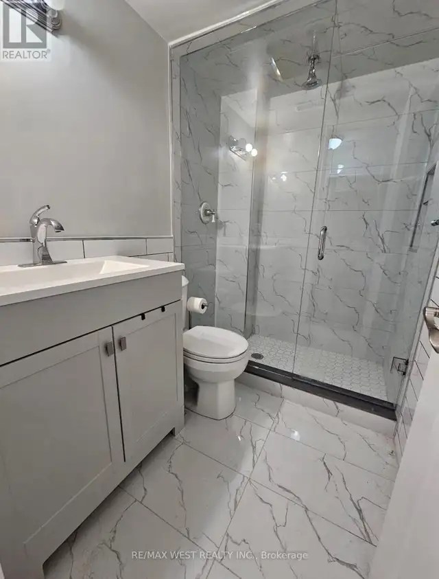 LOWER - 77 MURRIE STREET Toronto (Mimico), Ontario in Long Term Rentals in Mississauga / Peel Region - Image 5