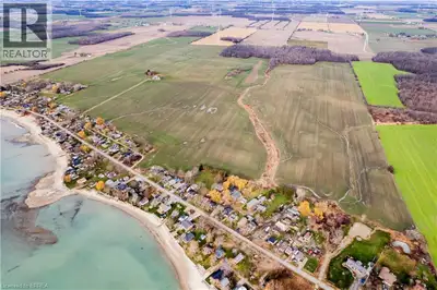 Super Rare Opportunity! Stunning 435.28-acre farm property, overlooking Lake Erie in Haldimand Count...