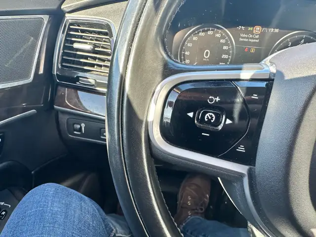 2018 Volvo XC90 T6 Momentum Reduced in Cars & Trucks in City of Toronto - Image 16