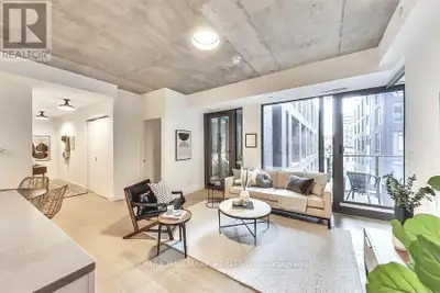 422 - 111 BATHURST ESTATES Toronto (Waterfront Communities), Ont