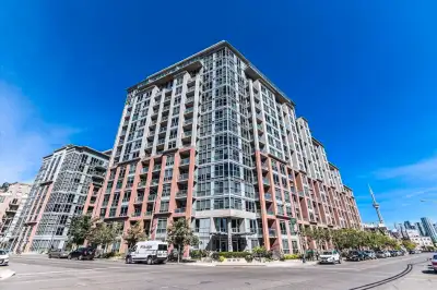 DNA CONDO Large 2 Bedroom Corner Condo For Rent Downtown Toronto