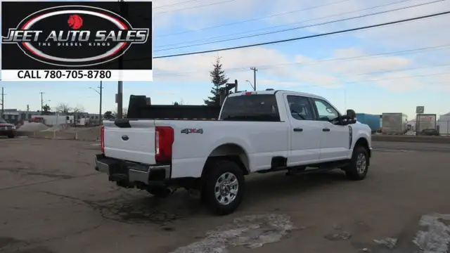 2024 Ford F-350 XLT CREW CAB 8 FT LONG BOX in Heavy Trucks in Vancouver - Image 7