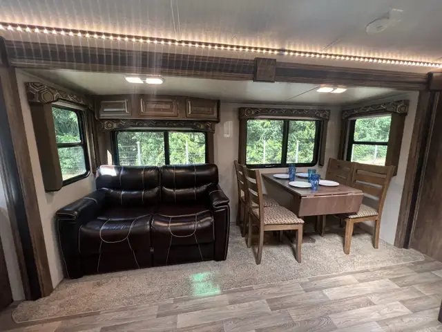 2017 KEYSTONE COUGAR 327RESWE (FINANCING AVAILABLE) in Travel Trailers & Campers in Strathcona County - Image 7