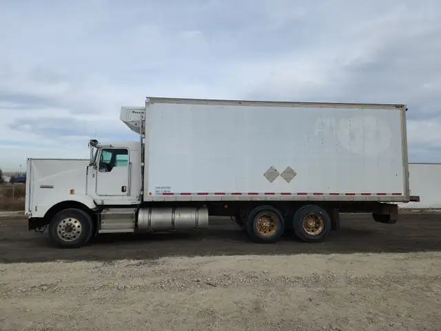 2008 Kenworth T800 in Heavy Trucks in St. Albert - Image 9