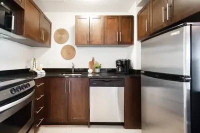 190 Smith Apartment Suites - 1-Bedroom Suite Apartment for Rent, View more