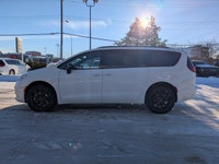 The 2026 Chrysler Pacifica Select combines advanced technology, comfort, and family-friendly versati... (image 2)