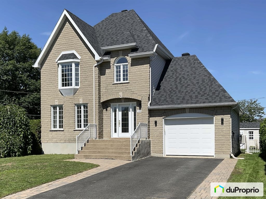 $598,000 - 2 Storey for sale in Sorel-Tracy — photo 1