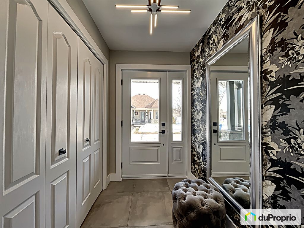 $934,000 - Bungalow for sale in Rosemere — photo 2