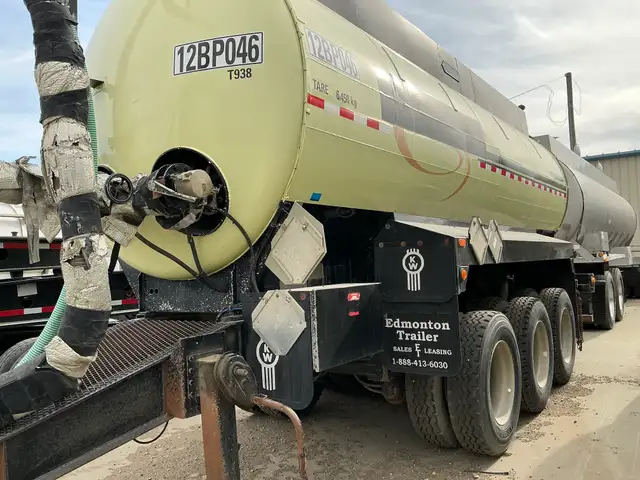 Tank Trailer in Heavy Equipment in St. Albert - Image 4