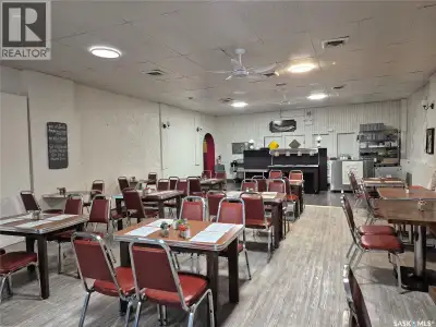 Prime downtown Melville restaurant space for lease! (Also available for sale — see MLS® #SK023604)....