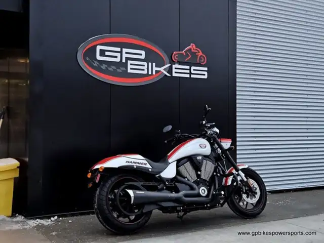 2012 Victory Motorcycles Hammer in Sport Touring in Oshawa / Durham Region - Image 4