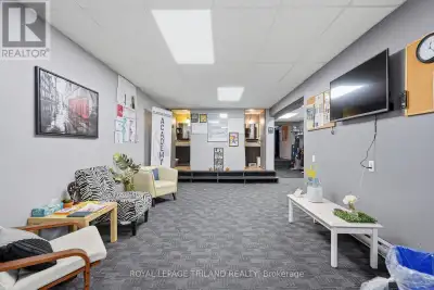 Position your business for success in this charming and well-located commercial space in the heart o...