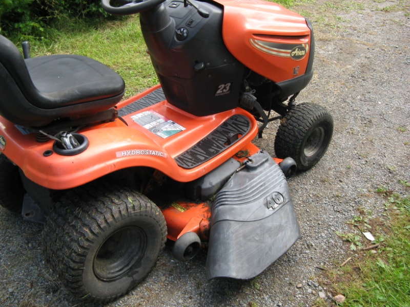 ariens lawn tractor 23hp 46 in deck hydrostetic trans Lawnmowers
