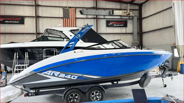 2020 YAMAHA AR240 24FT - BLUE/WHITE in Powerboats & Motorboats in Delta/Surrey/Langley - Image 3