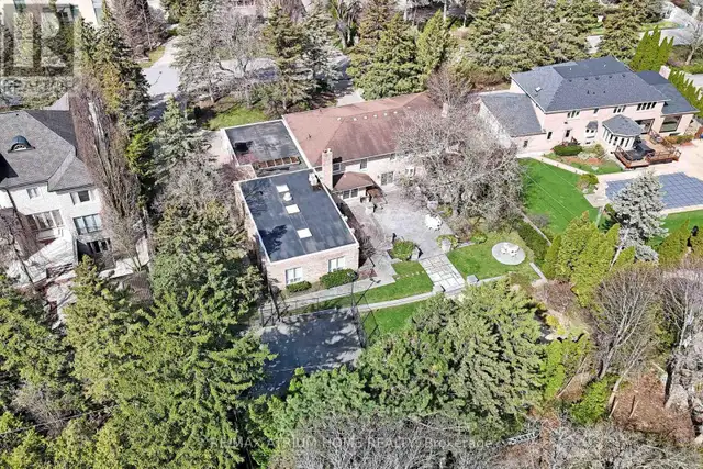 19 Limcombe Drive Markham (Bayview Glen), Ontario, photo 3 of 4
