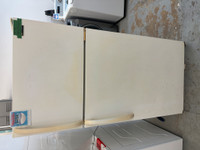 1169- Réfrigérateur blanc Westhinghouse  congélateur en haut whi
