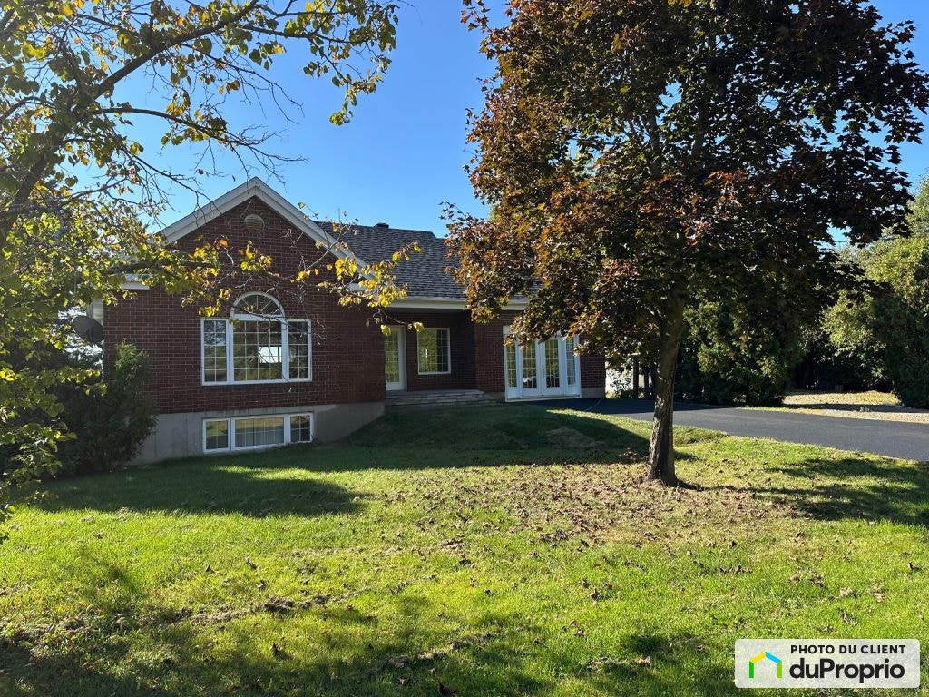 $750,000 - Bungalow for sale in St-Marc-sur-Richelieu — photo 2