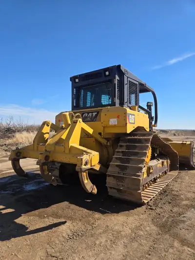 Caterpillar Dozer Model: D6TLGP VIN: CAT00D6TPKSB00441 Hours: 19,740 All Hyd. Six Way -- 14ft. Blade...