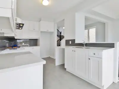 637 Allied Mews, Stittsville, ON. **Four Bedroom Home for Lease in Ottawa / Stittsville Area, Spacio...
