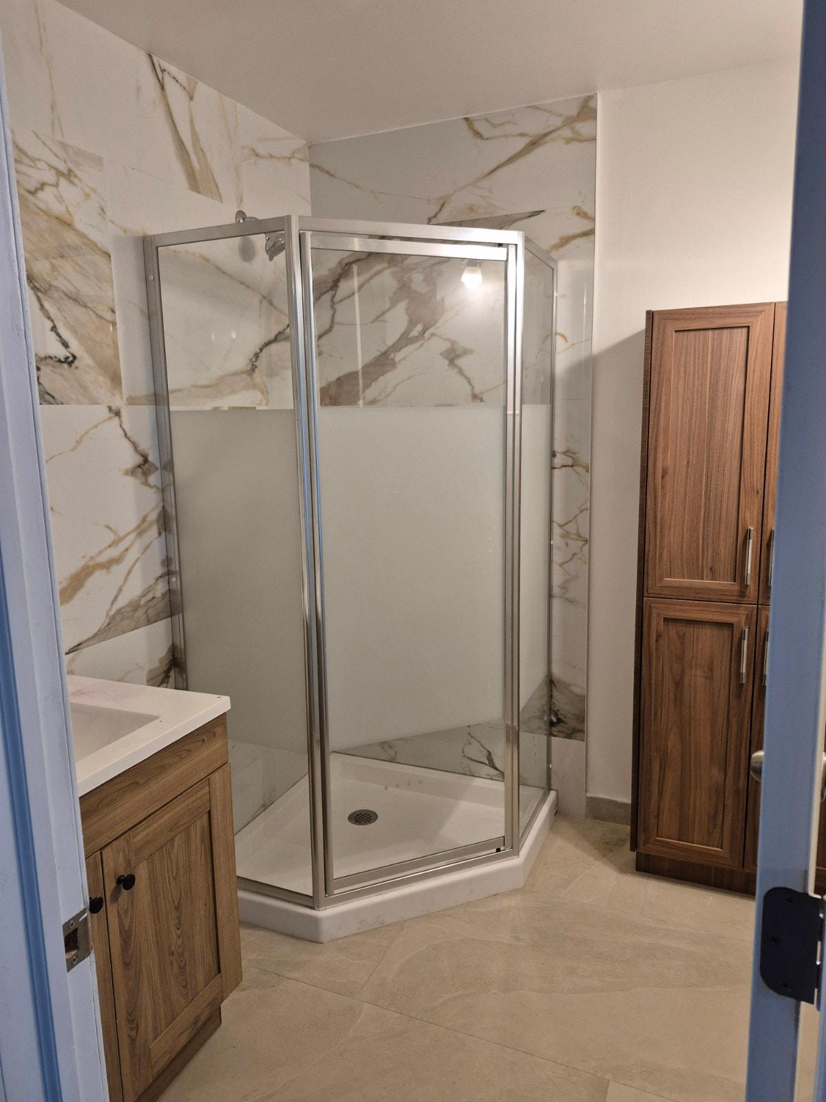 CHAMBRES et 4 1/2 A LOUER  A POINTE-AUX-TREMBLES — photo 2