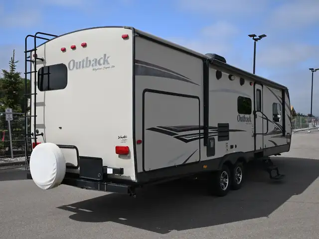2014 Outback 300RB in Travel Trailers & Campers in St. Albert - Image 7