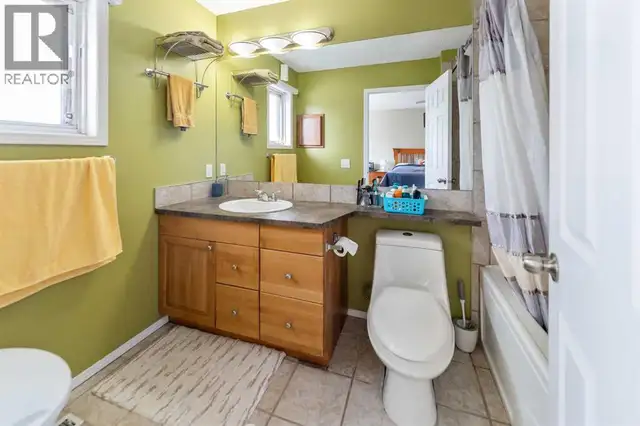 63 Hawkmount Green NW Calgary, Alberta in Houses for Sale in Calgary - Image 25