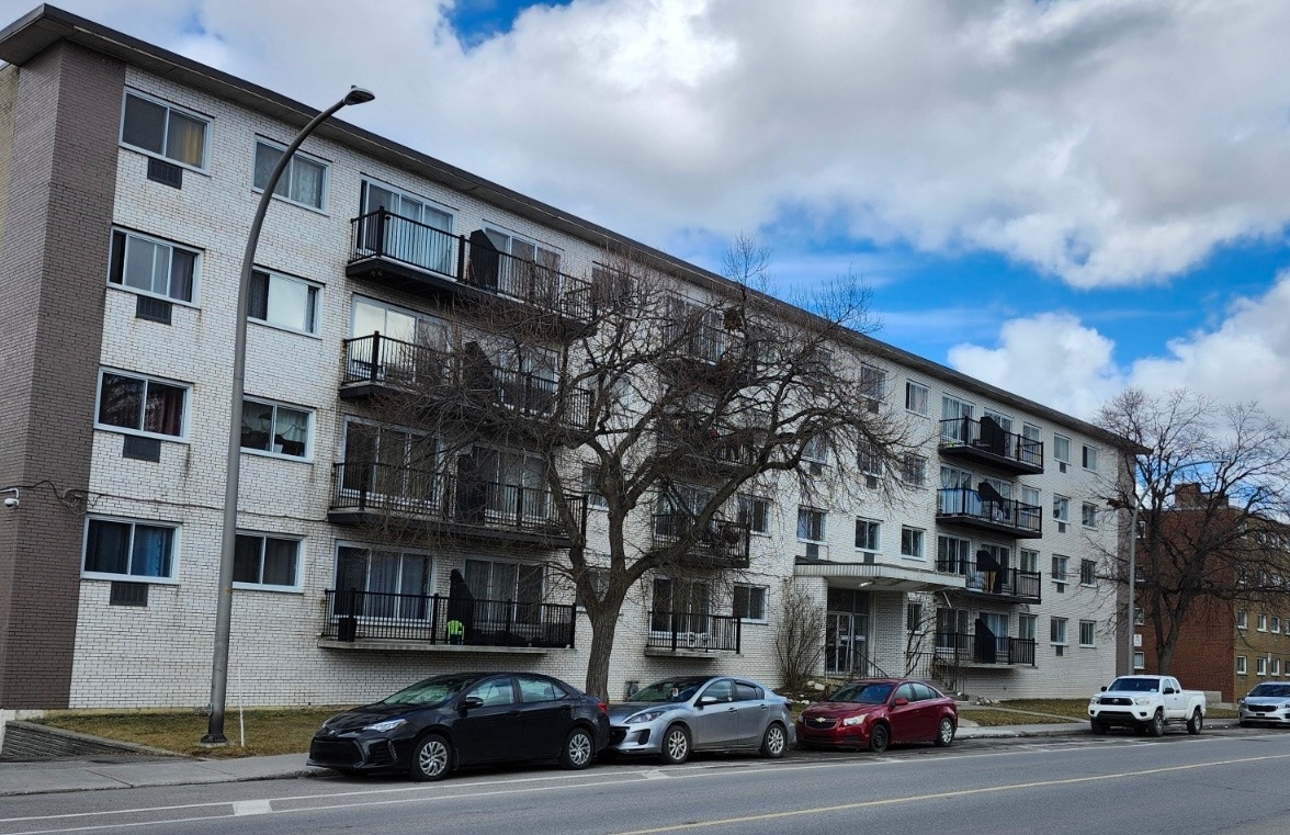3 1/2, 3.5, à louer St-Laurent, Rénové, Chauffé, Eau chaude — photo 1