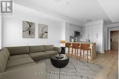 Luxury living in one of Oakvilles most sought-after communities! This brand-new, never-lived-in Bran...