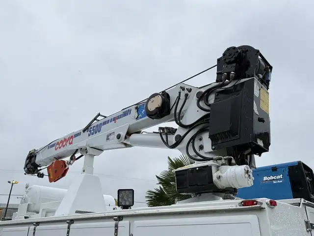 2024 Ram 5500 Heavy Duty Laramie 4x4 Crew Cab Cummins Service Tr in Heavy Trucks in Regina - Image 20