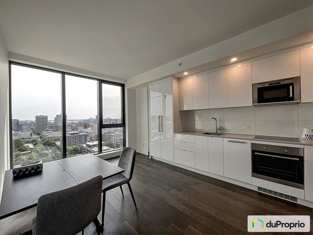 $299,000 - Condominium in Ville-Marie (downtown, old Mtl) — photo 1