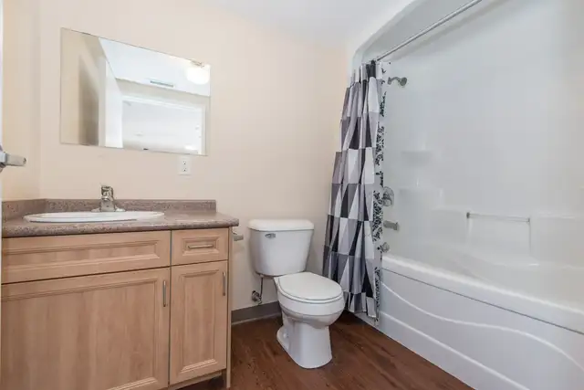 Student Rooms Available Steps From Laurier!! - Furnished Rooms!! in Room Rentals & Roommates in Kitchener / Waterloo - Image 18