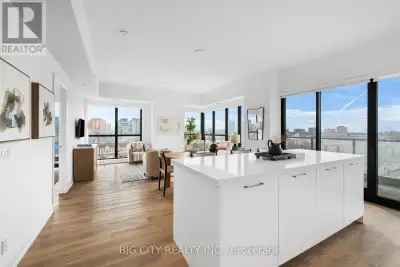 Welcome To 36 Brentcliffe Luxury Rentals! Come Home To An Amazing 2 Bed, 2 Bath Corner Suite With Be...