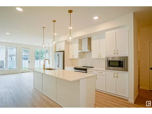 17346 98A ST NW Edmonton, Alberta62863799703939124