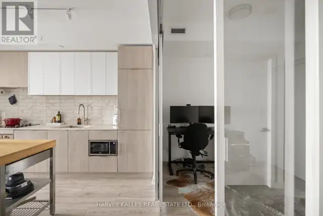 1602 - 2020 BATHURST STREET Toronto (Humewood-Cedarvale), Ontari in Condos for Sale in City of Toronto - Image 9