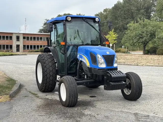 2009 New Holland T4020 Utility Tractor in Heavy Trucks in Delta/Surrey/Langley - Image 3