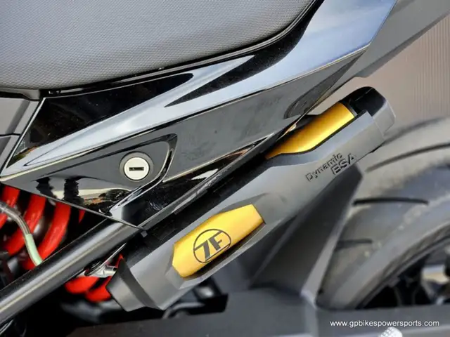 2026 BMW F 900 R Triple Black in Sport Touring in Oshawa / Durham Region - Image 21