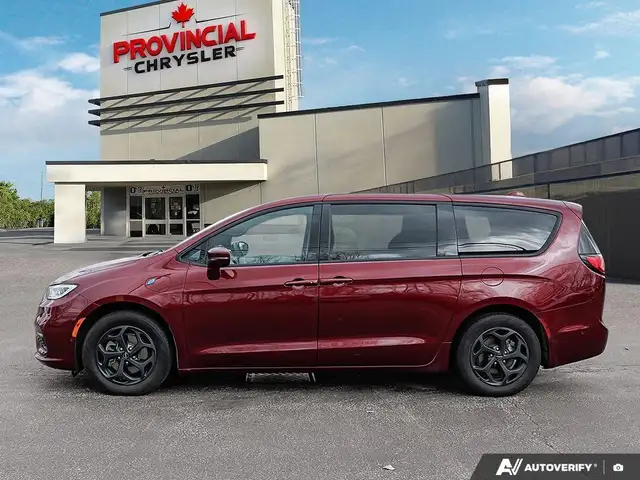 2022 Chrysler Passenger Vans Pacifica Hybrid Limited in Cars & Trucks in Windsor Region - Image 4