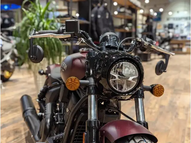 2026 Indian Motorcycle Scout Bobber // Maroon Metallic Smoke in Street, Cruisers & Choppers in Winnipeg - Image 4