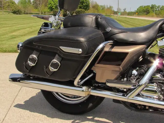 2004 Harley-Davidson FLHRCI Road King Classic in Sport Touring in Leamington - Image 15
