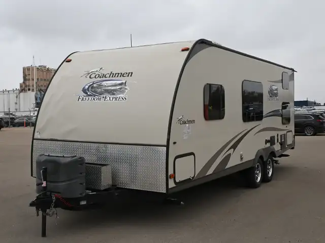 2014 Freedom Express 230BH in Travel Trailers & Campers in St. Albert - Image 4
