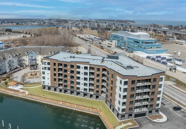 Venetian Harbours for lease ~ Executive Point Edward Living! in Long Term Rentals in Sarnia - Image 3