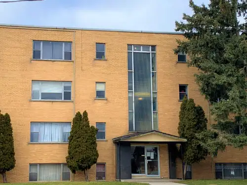 Professionally managed by Effort Trust, the Princeton Apartments featuring 1 Bedroom and 2 Bedrooms...