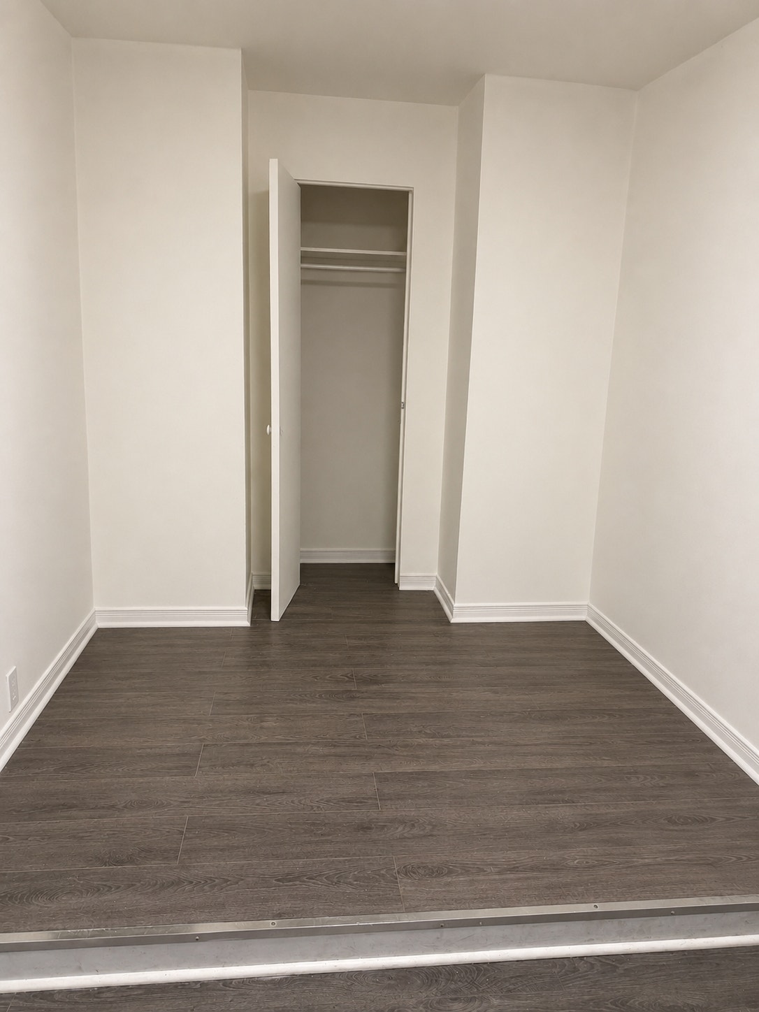 Downtown Large 5 1/2 for rent near Metro Lionel_Groulx — photo 2