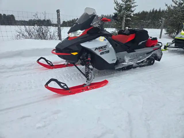 SKIDOO 2022 850 MXZ XRS in Snowmobiles in Mississauga / Peel Region - Image 4