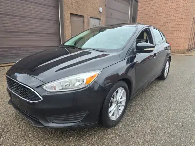 2015 Ford Focus Se black on black cloth interior 191,000 kms Auto, AC, power sunroof, windows, locks...