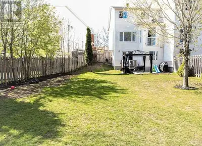 33 TOBERMORY CRESCENT Ottawa, Ontario