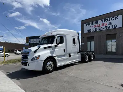 2020 Freightliner Cascadia 126 Heavy Spec LOW LOW LOW LOW MILES!!! Fleet Maintained Engine: Detroit...