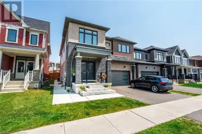 28 MALCOLM Crescent Caledonia, Ontario