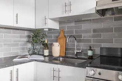 324 Cambridge: Apartment for rent in Centretown, View more