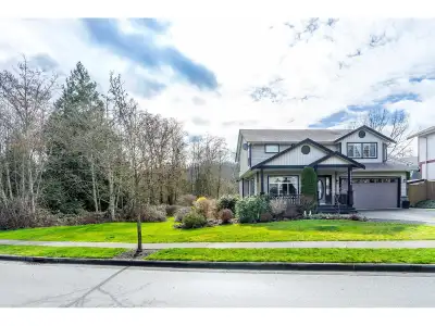 HUGE over 15,000 SQ FT Property. Such a rare find! They don't make them like this anymore. Like livi...